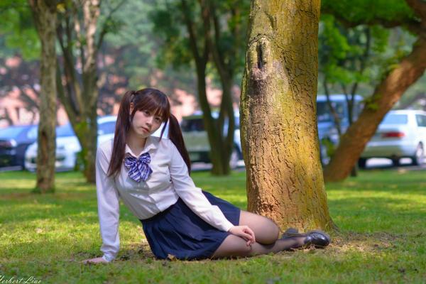 ベッキー   台湾正妹Becky中央大学户外写真，清纯校服与甜美女仆装角色扮演 [92P]第20张图片