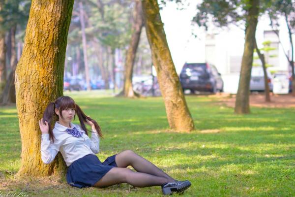 ベッキー   台湾正妹Becky中央大学户外写真，清纯校服与甜美女仆装角色扮演 [92P]第24张图片