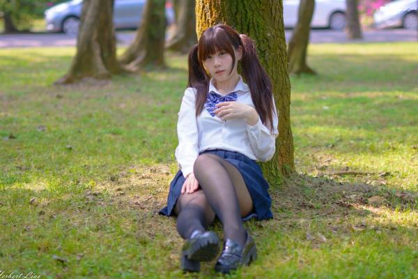 ベッキー   台湾正妹Becky中央大学户外写真，清纯校服与甜美女仆装角色扮演 [92P]第25张图片