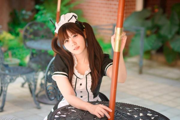 ベッキー   台湾正妹Becky中央大学户外写真，清纯校服与甜美女仆装角色扮演 [92P]第34张图片