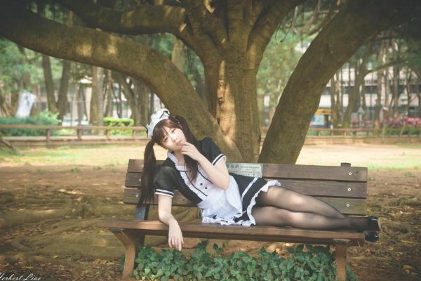 ベッキー   台湾正妹Becky中央大学户外写真，清纯校服与甜美女仆装角色扮演 [92P]第52张图片