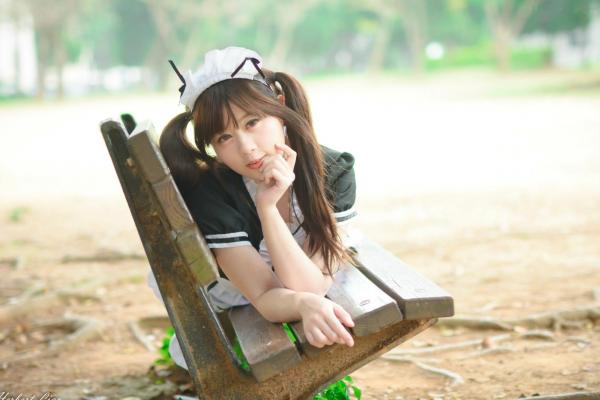 ベッキー   台湾正妹Becky中央大学户外写真，清纯校服与甜美女仆装角色扮演 [92P]第59张图片