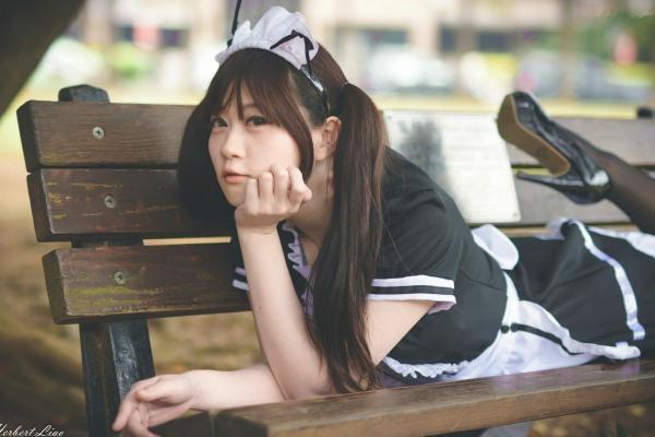 ベッキー   台湾正妹Becky中央大学户外写真，清纯校服与甜美女仆装角色扮演 [92P]第61张图片