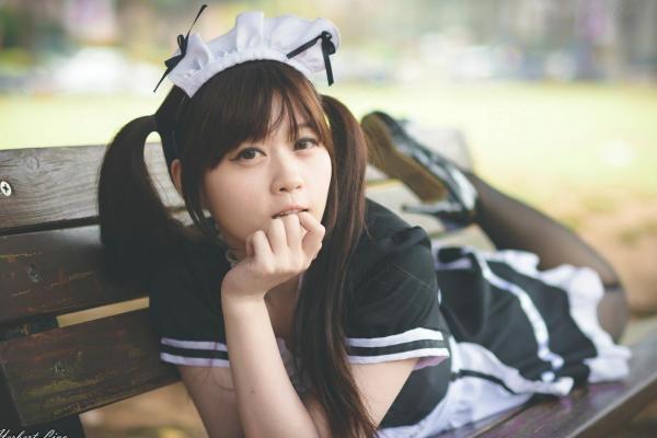 ベッキー   台湾正妹Becky中央大学户外写真，清纯校服与甜美女仆装角色扮演 [92P]第62张图片