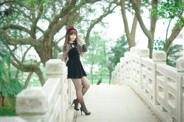 ベッキー   台湾正妹Becky中央大学户外写真，清纯校服与甜美女仆装角色扮演 [92P]第63张图片