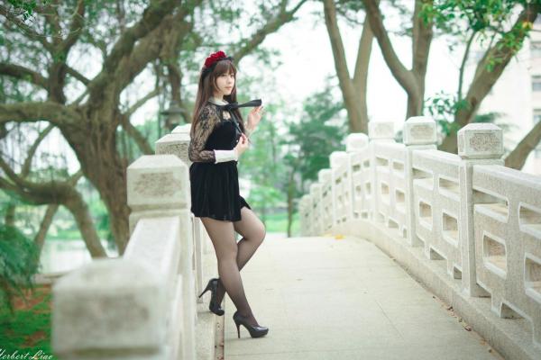 ベッキー   台湾正妹Becky中央大学户外写真，清纯校服与甜美女仆装角色扮演 [92P]第64张图片