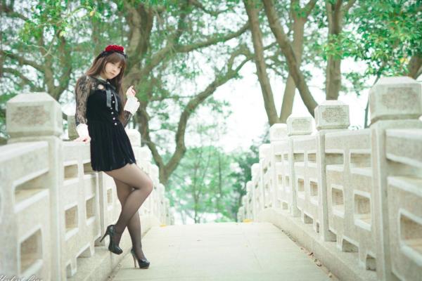 ベッキー   台湾正妹Becky中央大学户外写真，清纯校服与甜美女仆装角色扮演 [92P]第65张图片
