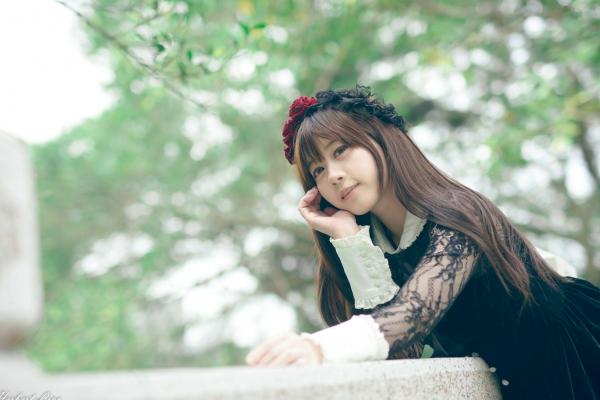 ベッキー   台湾正妹Becky中央大学户外写真，清纯校服与甜美女仆装角色扮演 [92P]第68张图片