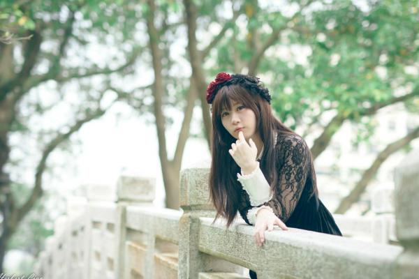ベッキー   台湾正妹Becky中央大学户外写真，清纯校服与甜美女仆装角色扮演 [92P]第69张图片