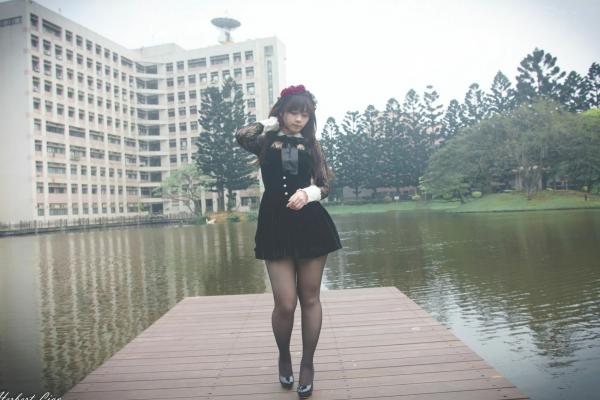 ベッキー   台湾正妹Becky中央大学户外写真，清纯校服与甜美女仆装角色扮演 [92P]第83张图片