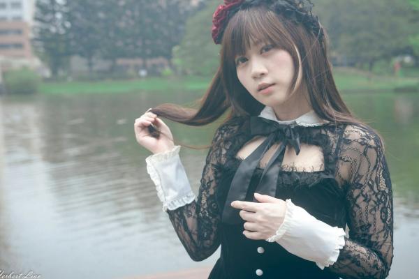 ベッキー   台湾正妹Becky中央大学户外写真，清纯校服与甜美女仆装角色扮演 [92P]第88张图片