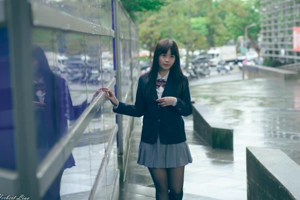 ベッキー   台湾正妹Becky实践大学校服写真，jk制服气质学妹清纯街拍第9张图片