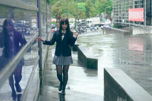 ベッキー   台湾正妹Becky实践大学校服写真，jk制服气质学妹清纯街拍第21张图片