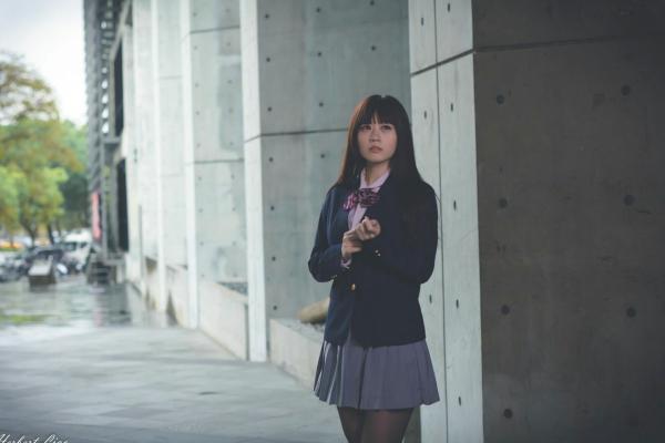 ベッキー   台湾正妹Becky实践大学校服写真，jk制服气质学妹清纯街拍第28张图片