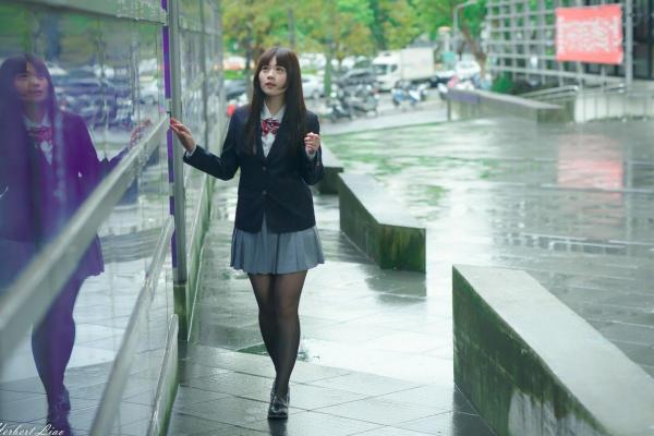 ベッキー   台湾正妹Becky实践大学校服写真，jk制服气质学妹清纯街拍第51张图片