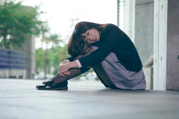 ベッキー   台湾正妹Becky实践大学校服写真，jk制服气质学妹清纯街拍第52张图片
