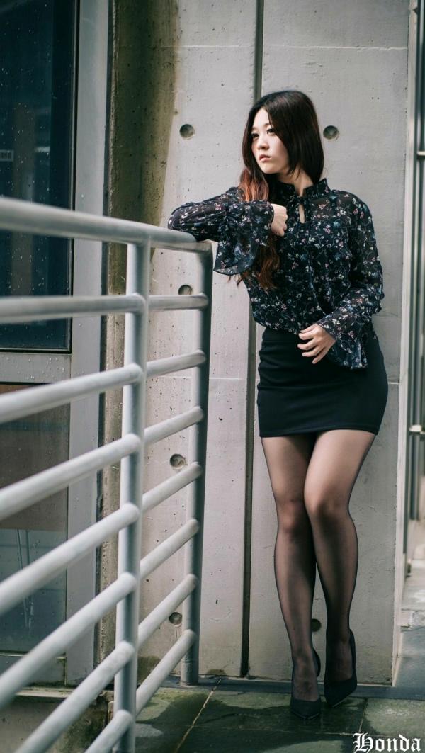ベッキー   台湾美女Becky楼道职场写真，碎花OL衬衫搭配黑丝短裙，干练性感诱惑系列第2张图片