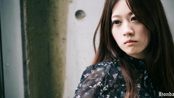 ベッキー   台湾美女Becky楼道职场写真，碎花OL衬衫搭配黑丝短裙，干练性感诱惑系列第3张图片