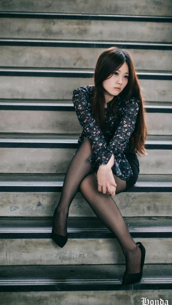 ベッキー   台湾美女Becky楼道职场写真，碎花OL衬衫搭配黑丝短裙，干练性感诱惑系列第13张图片