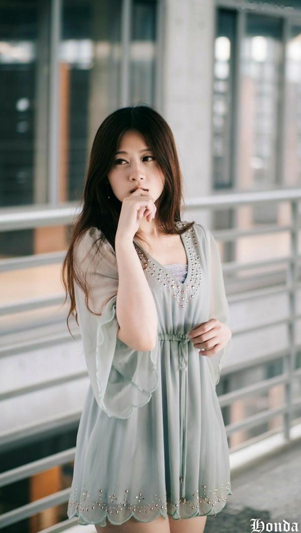 ベッキー   台湾美女Becky楼道职场写真，碎花OL衬衫搭配黑丝短裙，干练性感诱惑系列第20张图片