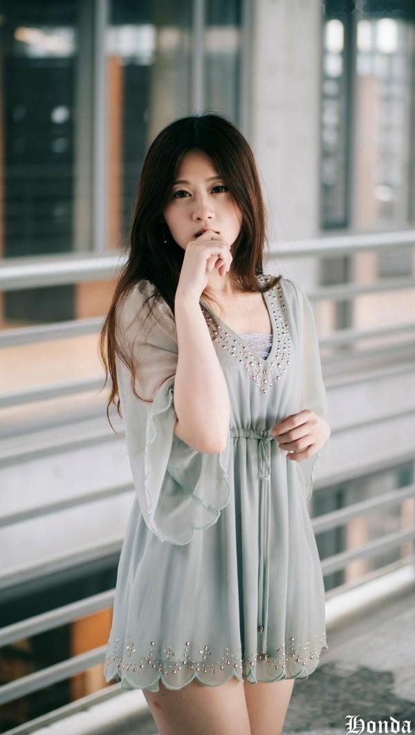 ベッキー   台湾美女Becky楼道职场写真，碎花OL衬衫搭配黑丝短裙，干练性感诱惑系列第21张图片
