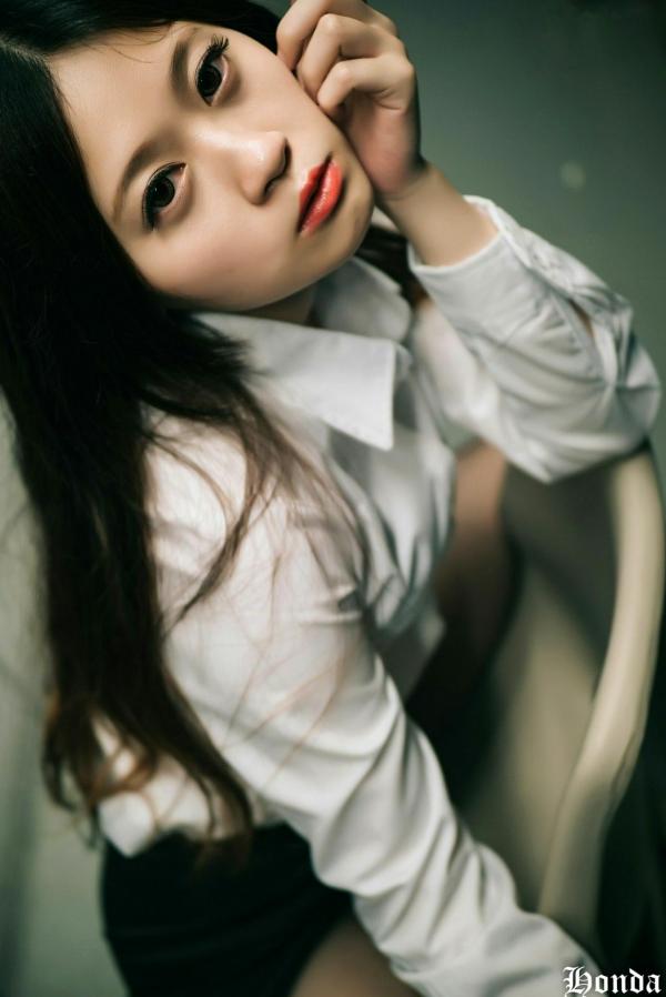 ベッキー   台湾美女Becky楼道职场写真，碎花OL衬衫搭配黑丝短裙，干练性感诱惑系列第45张图片