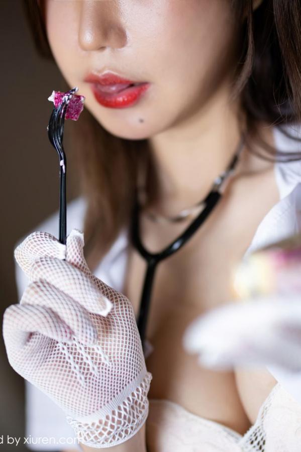 綺裡嘉 绮里嘉 绮里嘉的杭州旅拍 护士制服主题系列第34张图片