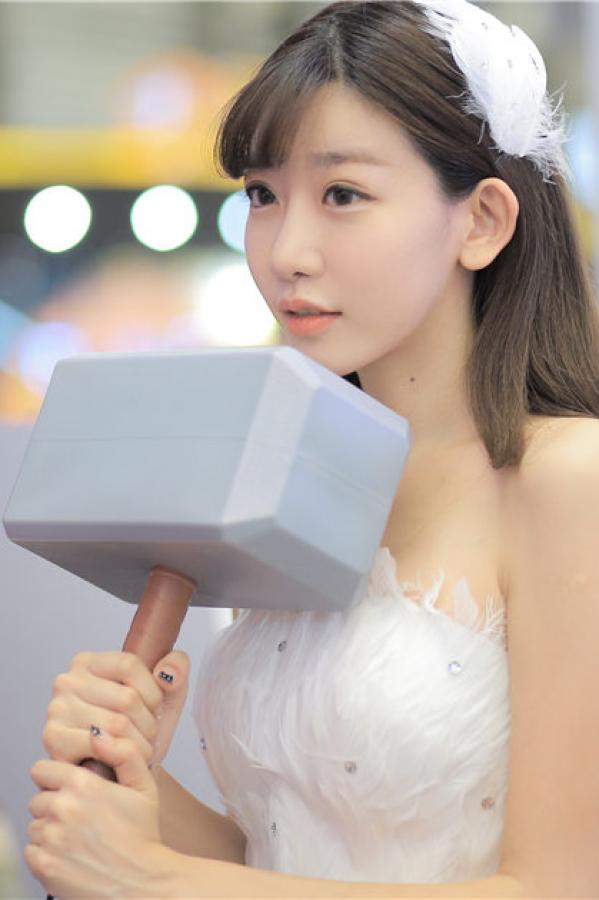陈潇  陈潇 2015 Chinajoy 本届最美Showgirl第8张图片