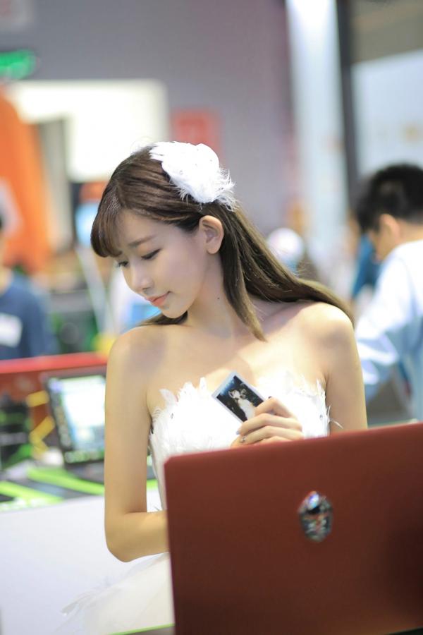 陈潇   台湾网红陈潇微博自拍写真合集：粉嫩甜美少女居家休闲风与生活日常精选第1张图片