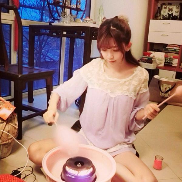 陈潇   台湾网红陈潇微博自拍写真合集：粉嫩甜美少女居家休闲风与生活日常精选第37张图片