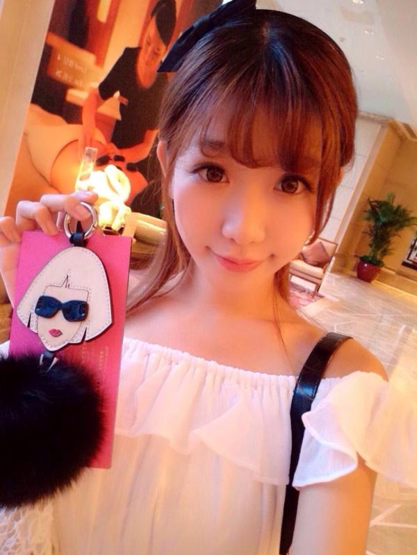 陈潇   台湾网红陈潇微博自拍写真合集：粉嫩甜美少女居家休闲风与生活日常精选第71张图片
