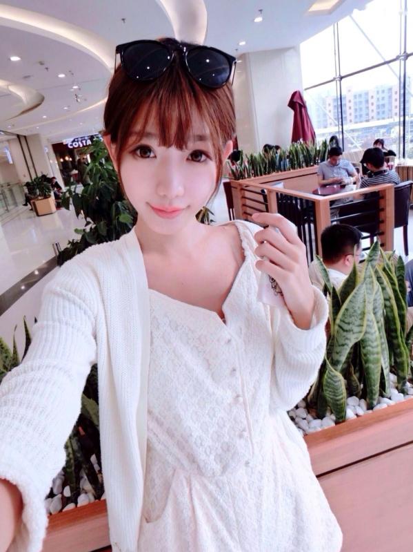 陈潇   台湾网红陈潇微博自拍写真合集：粉嫩甜美少女居家休闲风与生活日常精选第84张图片