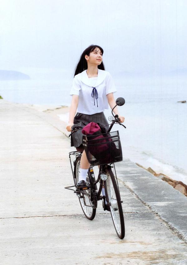 松岡菜摘 松冈菜摘  PB写真集_松冈菜摘《Tsuishin》自然清新风格治愈系少女户外旅拍写真集[105P]第51张图片