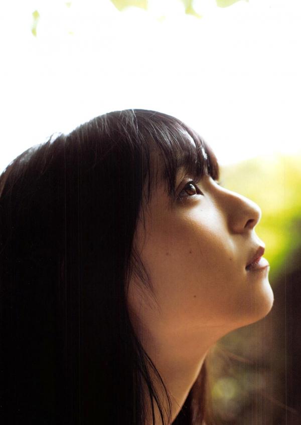 松岡菜摘 松冈菜摘  PB写真集_松冈菜摘《Tsuishin》自然清新风格治愈系少女户外旅拍写真集[105P]第82张图片