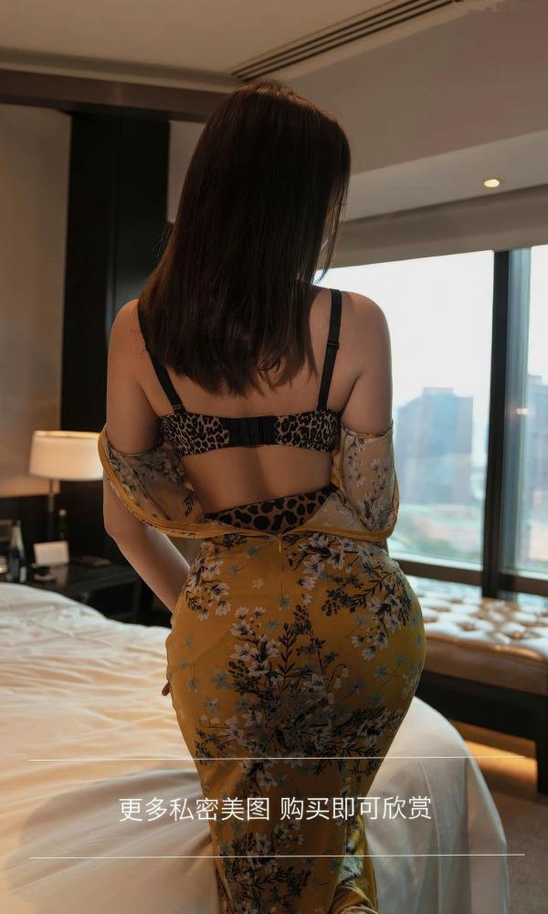 张杨果而 张杨果而  UGirlsApp尤果圈爱尤物-2904-果儿《无一不是你》：碎花旗袍装勾勒绝美曲线，黑丝长腿尽显东方典雅诱惑第13张图片