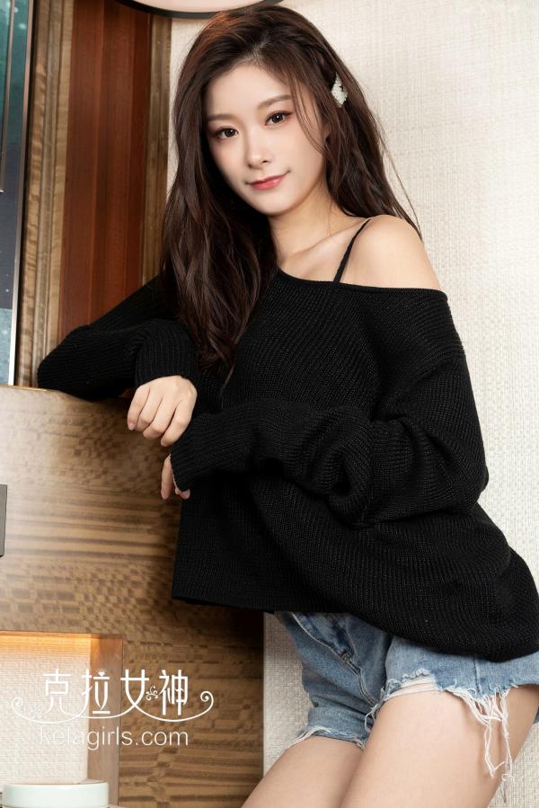 童菲 童菲  KelaGirls克拉女神-2019.06.24-菲菲-《翘臀之翼》室内私房性感写真，黑色针织上衣搭配白色丁字裤诱惑尽显，绝美曲线令人心动第1张图片