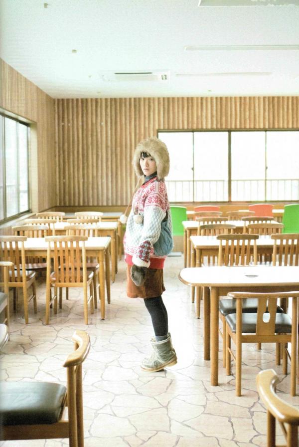 生駒里奈 生驹里奈  生驹里奈《君の足跡》写真精选：海边校园清纯校服主题，元气少女治愈系影像第11张图片