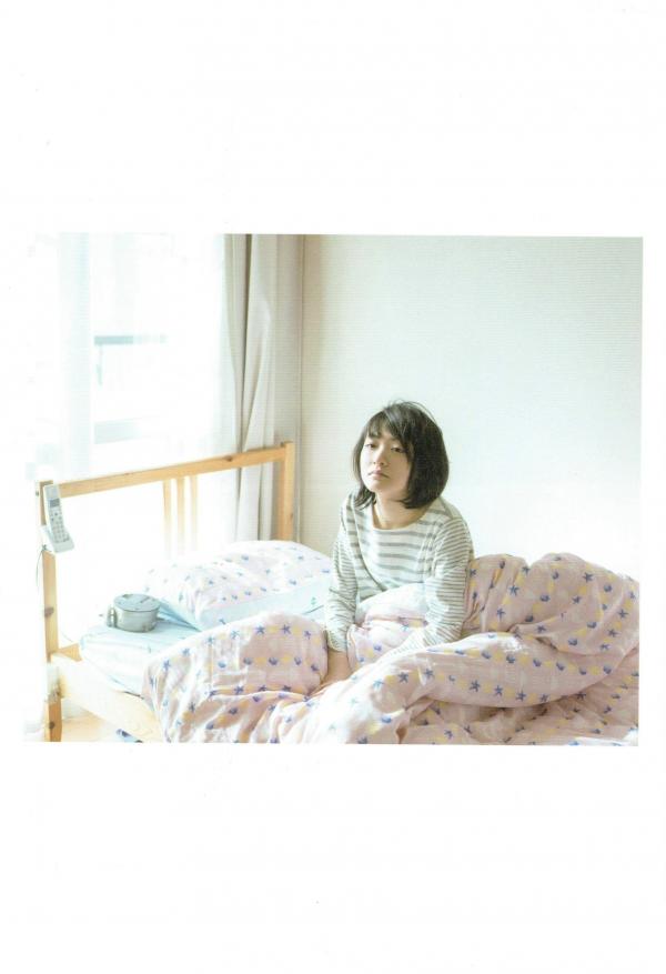 生駒里奈 生驹里奈  生驹里奈《君の足跡》写真精选：海边校园清纯校服主题，元气少女治愈系影像第61张图片