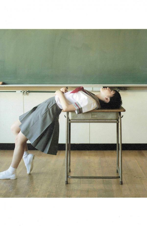 生駒里奈 生驹里奈  生驹里奈《君の足跡》写真精选：海边校园清纯校服主题，元气少女治愈系影像第79张图片