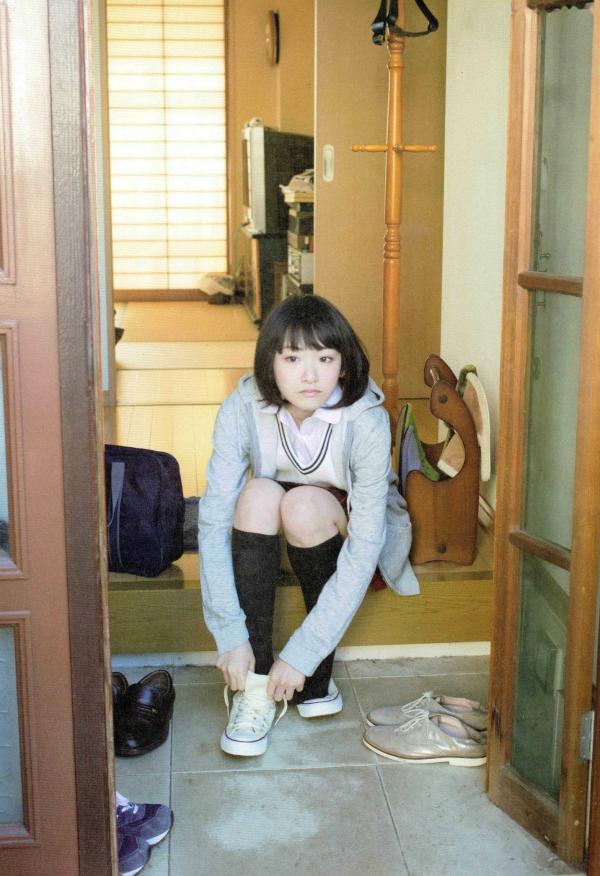 生駒里奈 生驹里奈  生驹里奈《君の足跡》写真精选：海边校园清纯校服主题，元气少女治愈系影像第94张图片