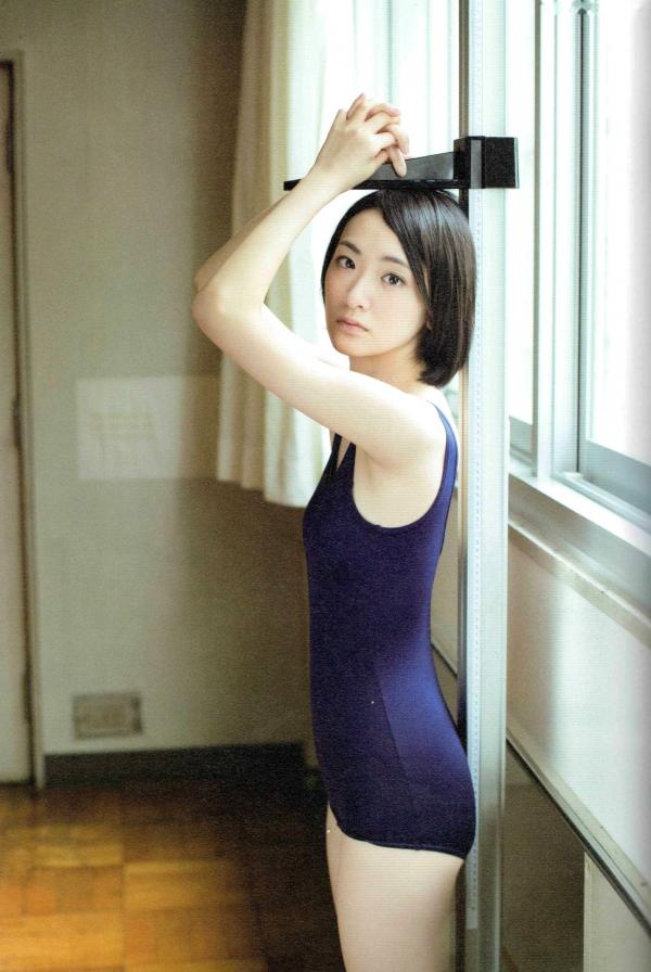 生駒里奈 生驹里奈  生驹里奈《君の足跡》写真精选：海边校园清纯校服主题，元气少女治愈系影像第96张图片