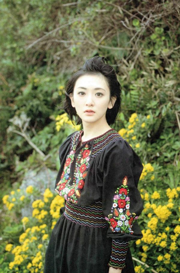生駒里奈 生驹里奈  生驹里奈《君の足跡》写真精选：海边校园清纯校服主题，元气少女治愈系影像第99张图片