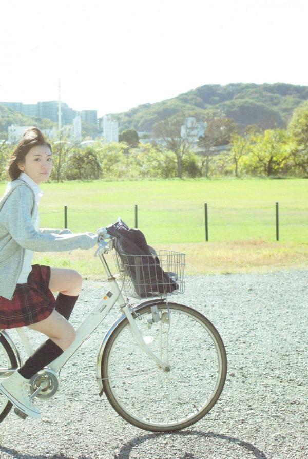 生駒里奈 生驹里奈  生驹里奈《君の足跡》写真精选：海边校园清纯校服主题，元气少女治愈系影像第116张图片