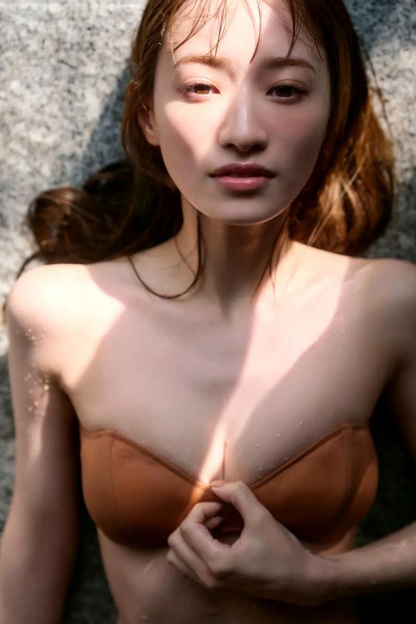 中田花奈   中田花奈《花ほころぶ》海边比基尼与温泉湿身清纯性感写真第97张图片