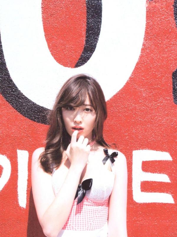 小嶋陽菜 小岛阳菜  PB写真集_小嶋陽菜《Dou Suru どうする？》泳池黑丝诱惑与湿身写真，尽显气质女神性感风采 [142P]第4张图片