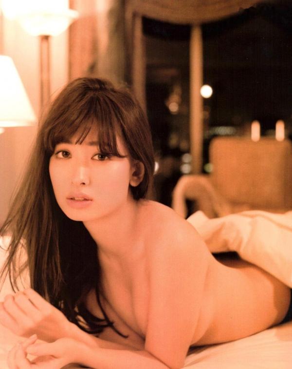 小嶋陽菜 小岛阳菜  PB写真集_小嶋陽菜《Dou Suru どうする？》泳池黑丝诱惑与湿身写真，尽显气质女神性感风采 [142P]第26张图片