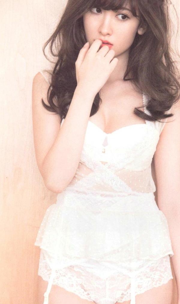 小嶋陽菜 小岛阳菜  PB写真集_小嶋陽菜《Dou Suru どうする？》泳池黑丝诱惑与湿身写真，尽显气质女神性感风采 [142P]第121张图片