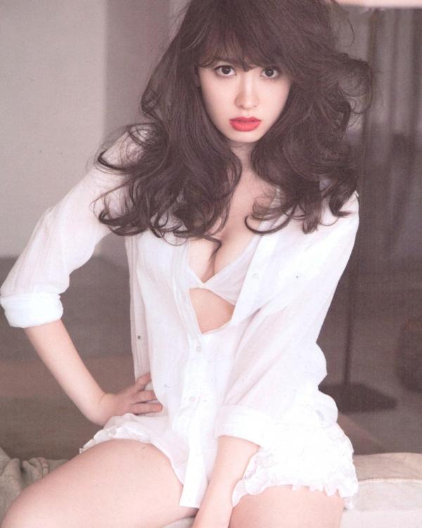 小嶋陽菜 小岛阳菜  PB写真集_小嶋陽菜《Dou Suru どうする？》泳池黑丝诱惑与湿身写真，尽显气质女神性感风采 [142P]第132张图片