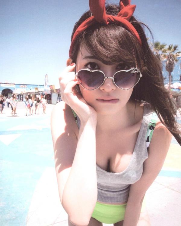 小嶋陽菜 小岛阳菜  PB写真集_小嶋陽菜《Dou Suru どうする？》泳池黑丝诱惑与湿身写真，尽显气质女神性感风采 [142P]第134张图片