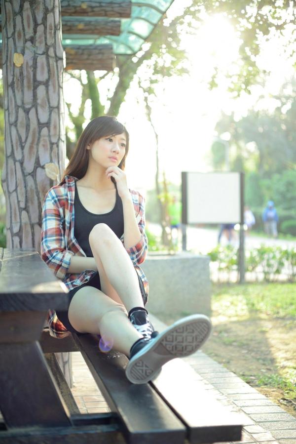 林茉晶 茉晶  台湾正妹_ 林茉晶《南港公園》写真集校园制服户外清新街拍精选第7张图片